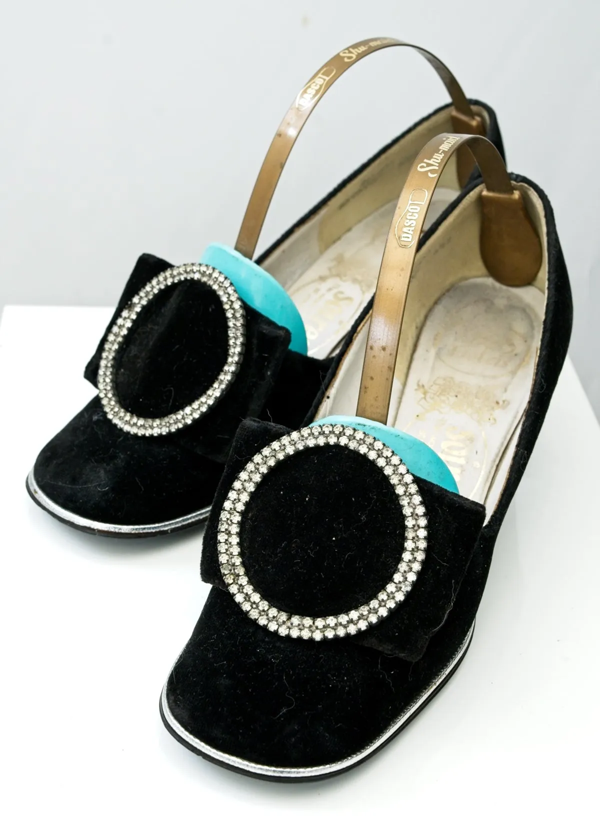 1960s Vintage Black Velvet Rhinestone Buckle Pilgrim Shoes • 5 1/2