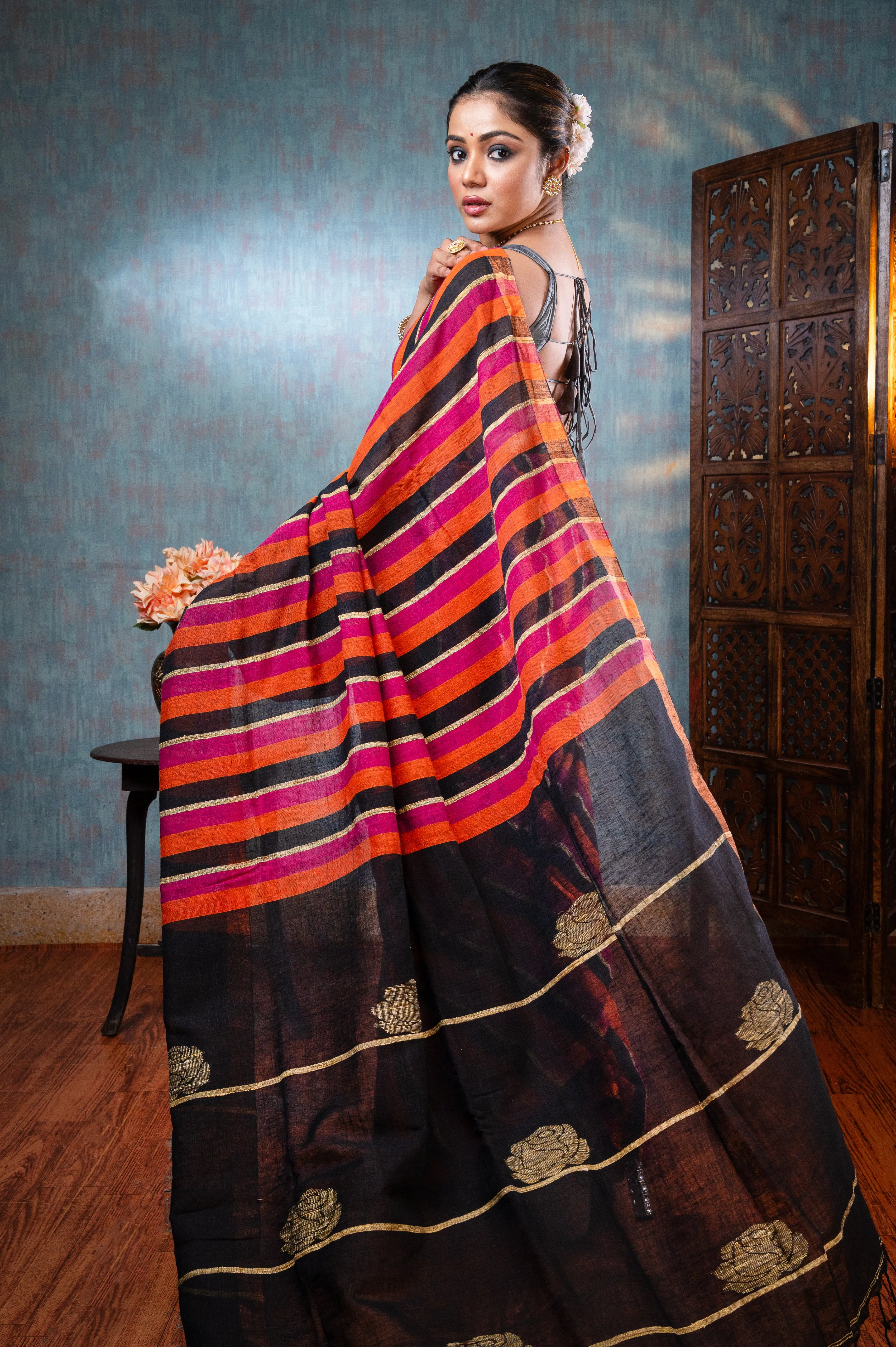 Women Multicolor Stripe Pure Handloom Linen Saree