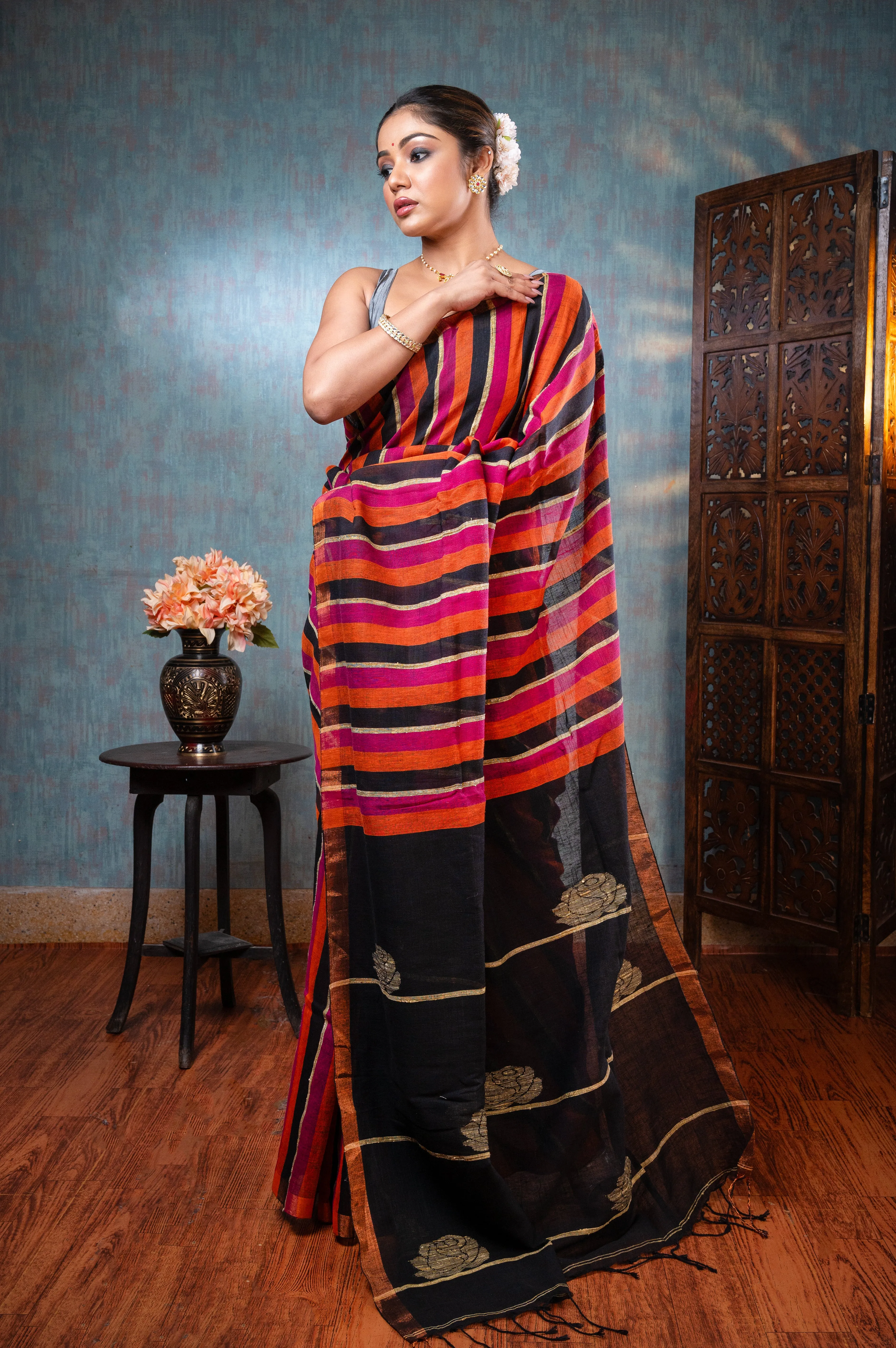 Women Multicolor Stripe Pure Handloom Linen Saree