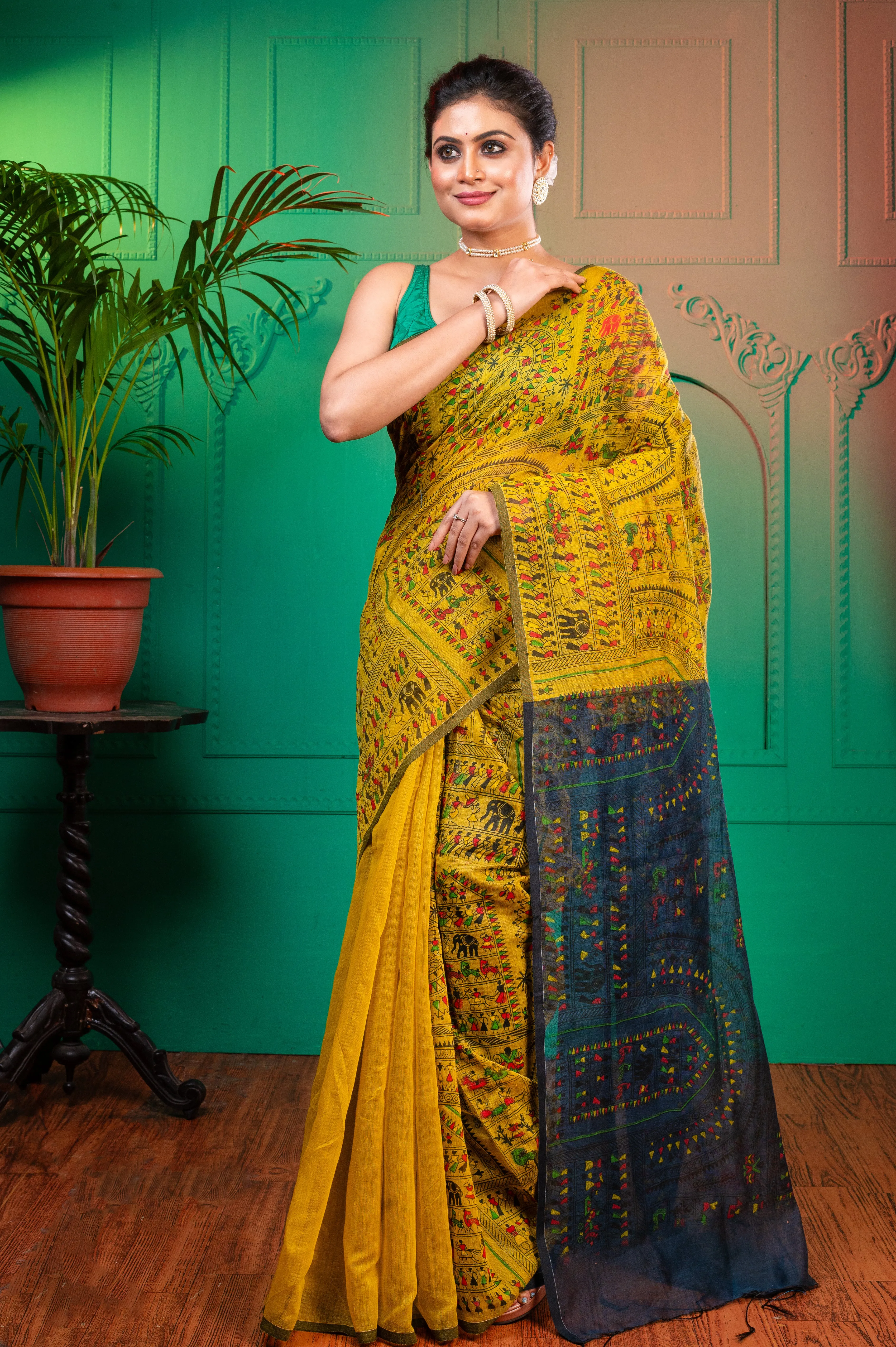 Women Yellow And Grey Blended Cotton Saree With Warli Motifs