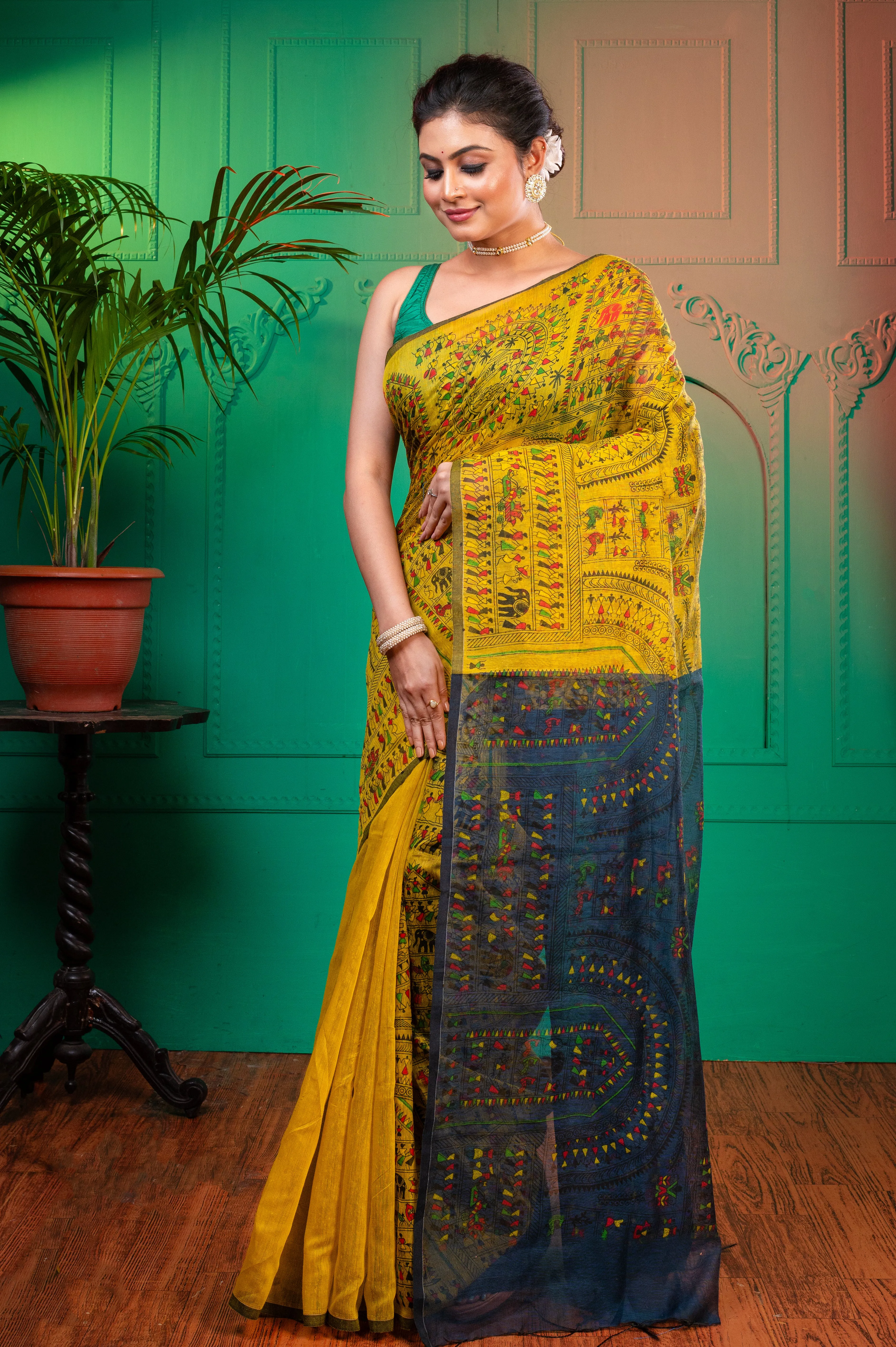 Women Yellow And Grey Blended Cotton Saree With Warli Motifs